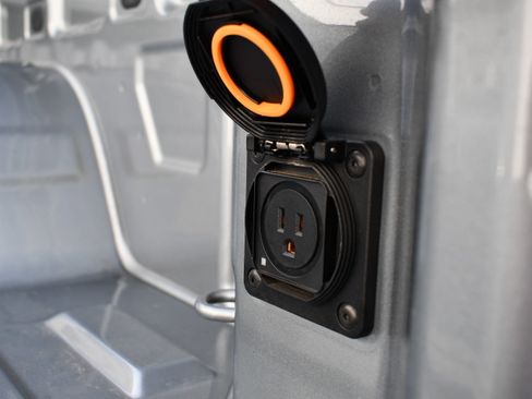 Used 2026 GMC Sierra 1500 SLE w/ Preferred Package image 9