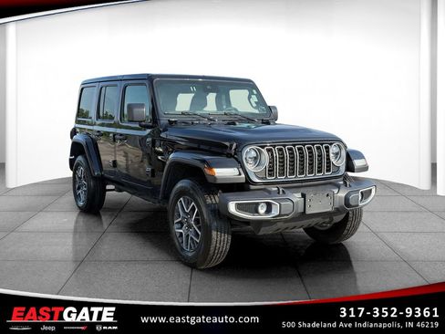 Used 2025 Jeep Wrangler Unlimited Sahara AWD/4WD image 1