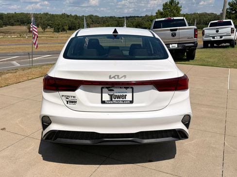 Used 2023 Kia Forte LXS FWD image 5
