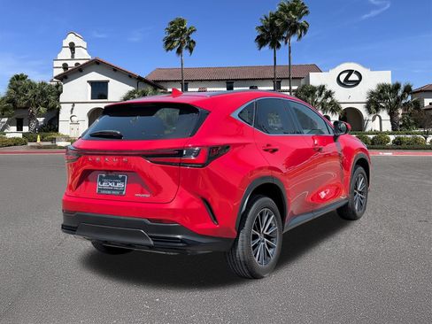 Used 2024 Lexus NX 250 FWD image 2