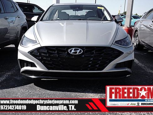 Used 2023 Hyundai Sonata SEL FWD image 2