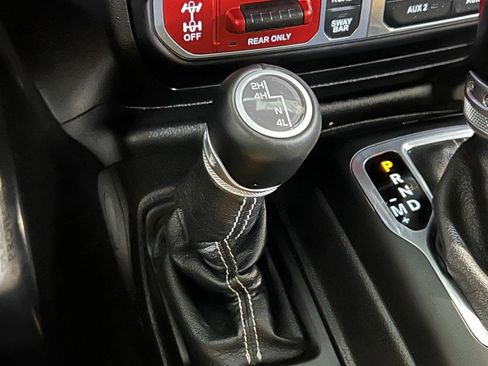 Certified 2020 Jeep Gladiator Rubicon image 43