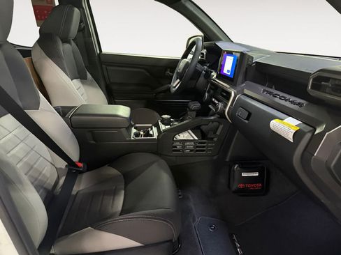 New 2026 Toyota Tacoma TRD Off-Road AWD/4WD image 19