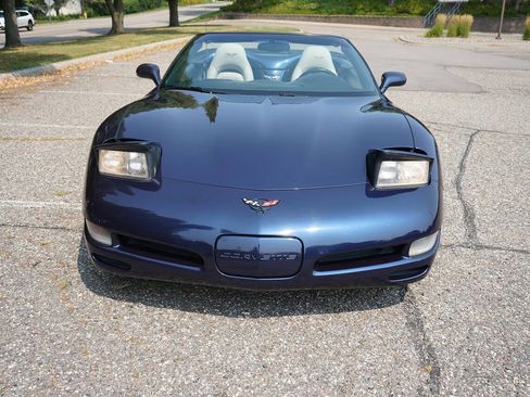 Used 2000 Chevrolet Corvette Convertible RWD image 25