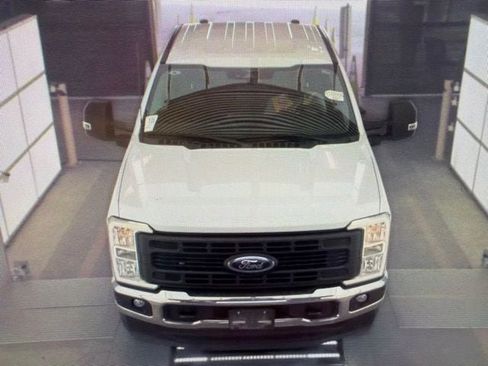 Used 2023 Ford F250 XL w/ XL Chrome Package AWD/4WD image 9
