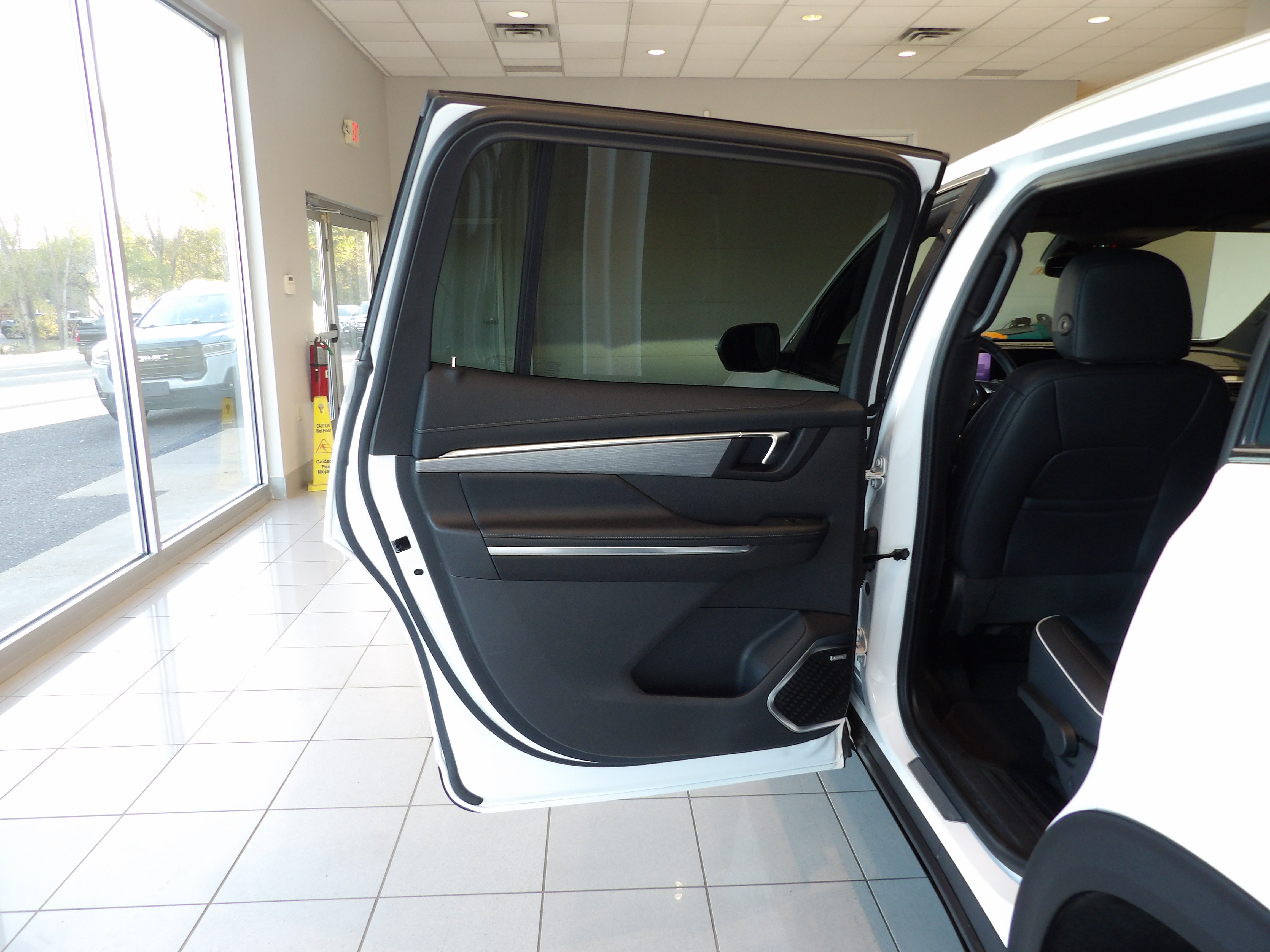 Used 2026 Buick Enclave Preferred AWD/4WD image 18