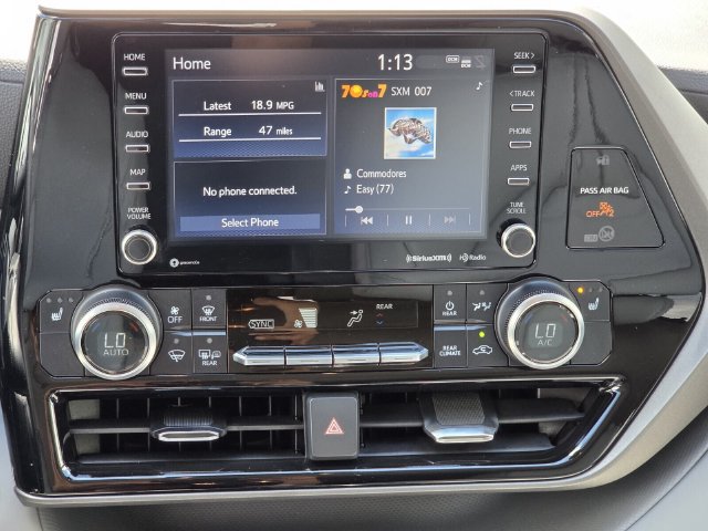 Used 2022 Toyota Highlander XLE AWD/4WD image 13