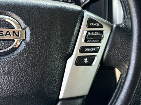 Used 2021 Nissan Titan SV w/ SV Convenience Package RWD image 17