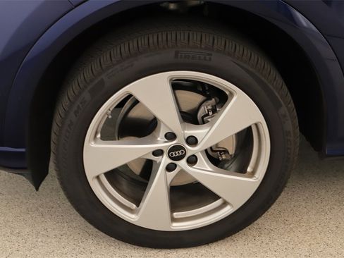 Certified 2025 Audi Q5 Prestige image 33