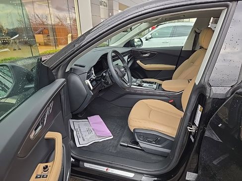 Used 2025 Audi Q8 Premium Plus image 16