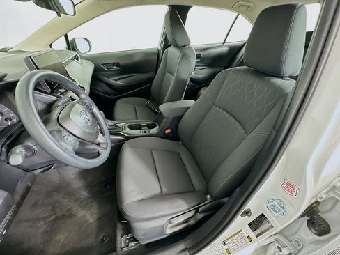 Used 2025 Toyota Corolla LE image 13