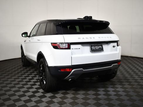 Used 2019 Land Rover Range Rover Evoque SE Premium image 9