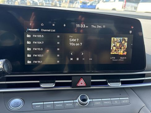 Used 2025 Hyundai Elantra SEL image 16