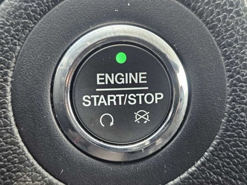 Used 2019 Ford Explorer XLT w/ Equipment Group 201A FWD image 32