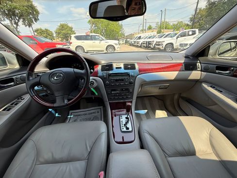 Used 2004 Lexus ES 330 FWD image 9