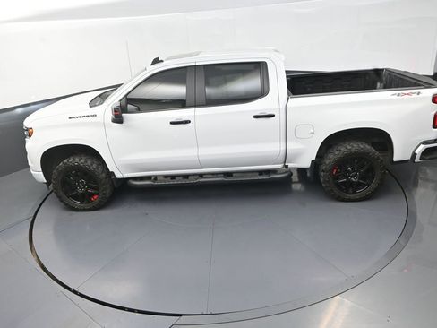 Used 2024 Chevrolet Silverado 1500 RST w/ Redline Edition AWD/4WD image 18