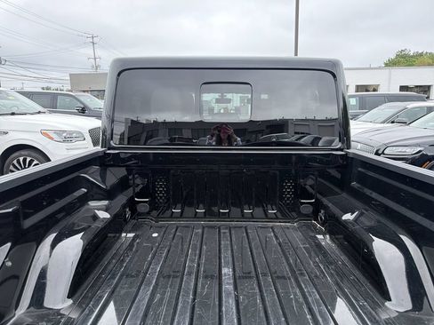 Used 2023 Jeep Gladiator Overland AWD/4WD image 33