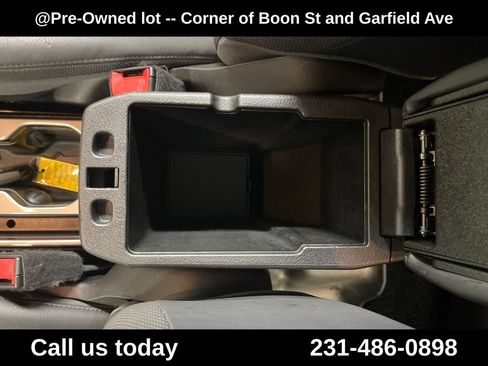 Used 2018 Jeep Renegade Limited w/ UConnect 8.4 Nav Group AWD/4WD image 28