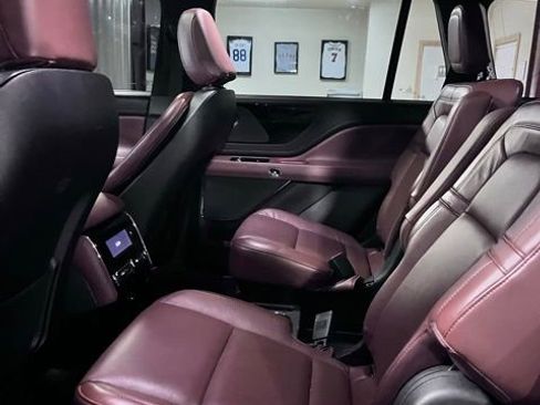 Used 2025 Lincoln Aviator Reserve w/ Illumination Package RWD image 13