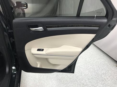 Used 2016 Chrysler 300 C w/ Safetytec Plus Group image 14
