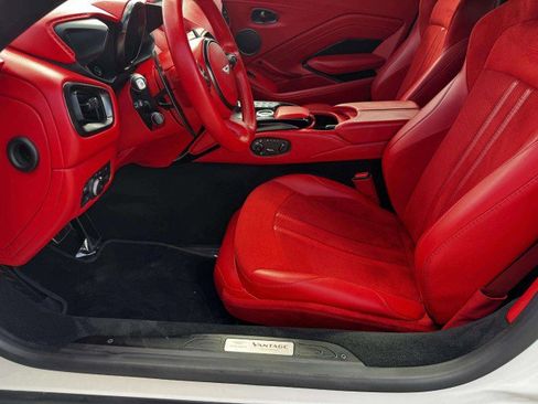 Used 2023 Aston Martin V8 Vantage Coupe image 21