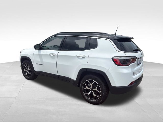 Used 2025 Jeep Compass Limited AWD/4WD image 6