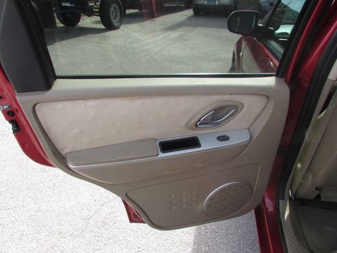 Used 2006 Mercury Mariner 4WD Hybrid image 32