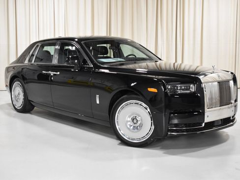 New 2027 Rolls-Royce Phantom Sedan RWD image 5