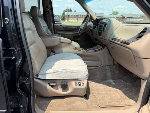 Used 1998 Lincoln Navigator 4WD image 10