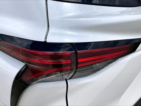 Used 2021 Toyota Sienna XLE FWD image 29