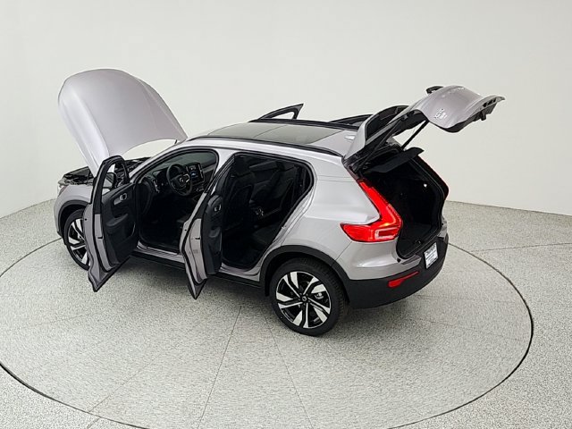 New 2026 Volvo XC40 B5 Plus w/ Climate Package AWD/4WD image 40