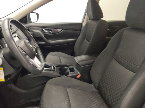 Used 2017 Nissan Rogue SV w/ SV Premium Package image 17