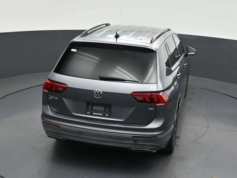 Used 2018 Volkswagen Tiguan SE w/ 18" Alloy Wheels Package FWD image 18