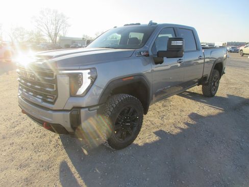 New 2026 GMC Sierra 2500 AT4 image 11