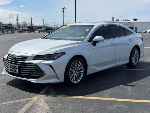 Used 2019 Toyota Avalon Limited FWD image 9