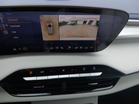 New 2026 Buick Enclave Avenir FWD image 15