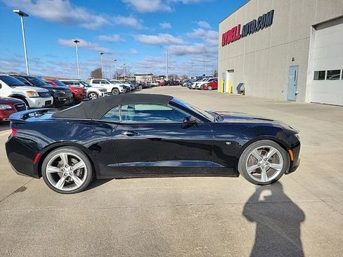 Used 2017 Chevrolet Camaro SS image 2