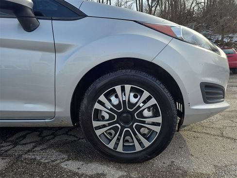 Used 2015 Ford Fiesta S image 2