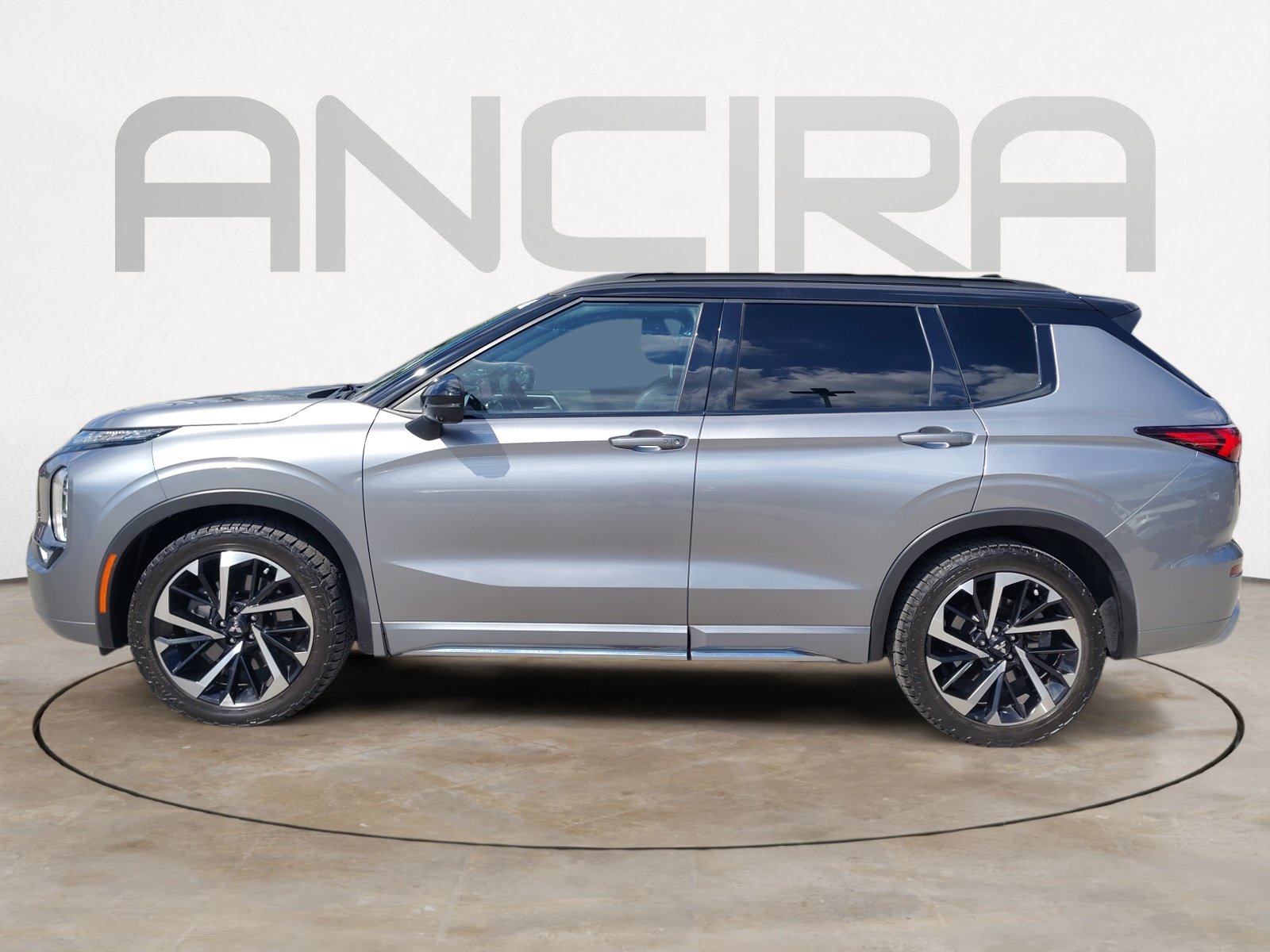 Used 2023 Mitsubishi Outlander SEL FWD image 7