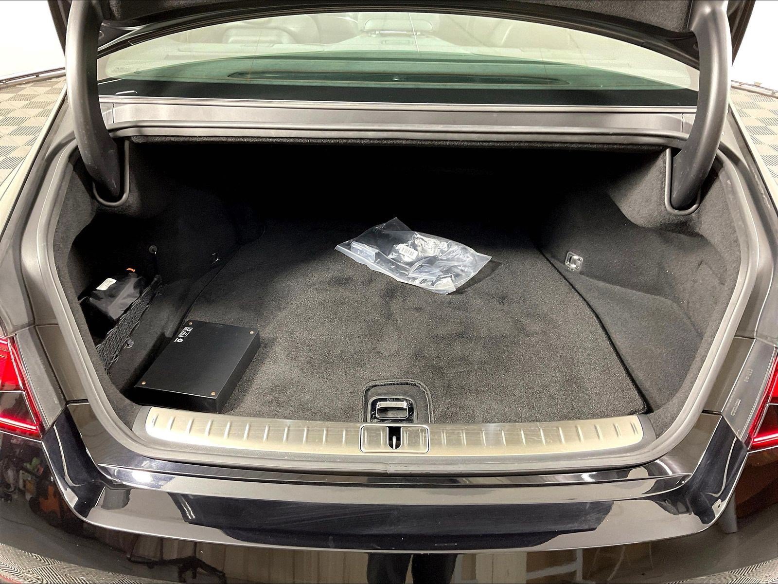 Used 2023 Genesis G90 3.5T AWD/4WD image 35