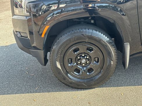 Used 2022 Nissan Frontier S w/ Technology Package image 11