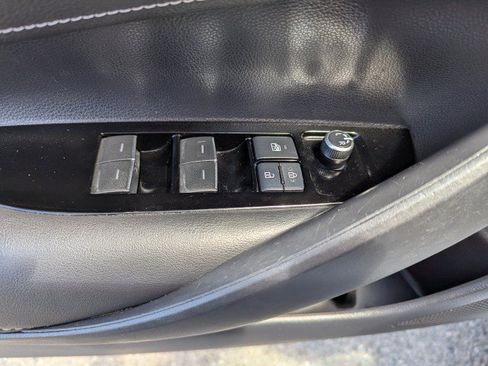 Used 2020 Toyota Corolla SE w/ Carpet Mat Package FWD image 10