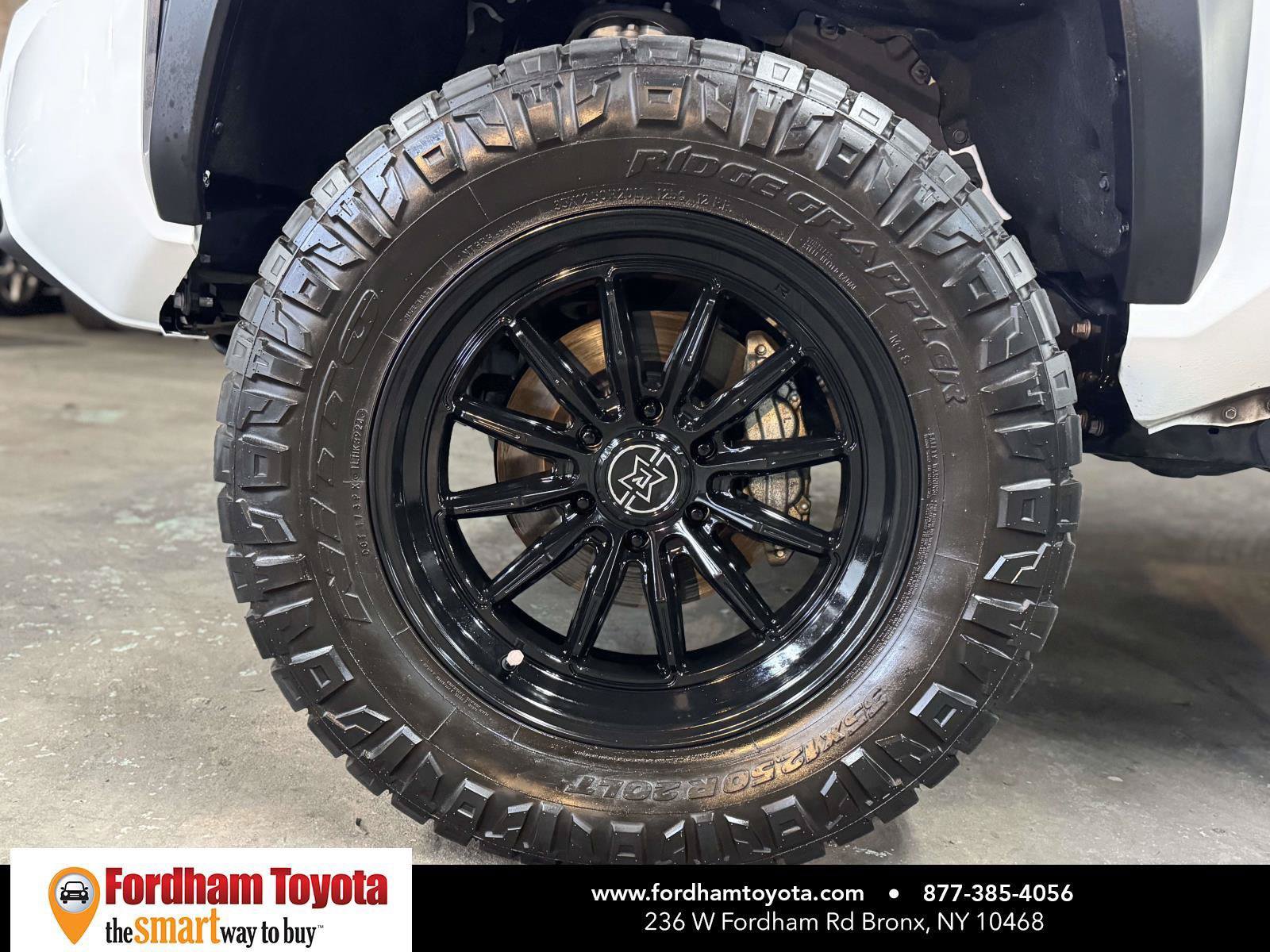 Used 2024 Toyota Tacoma TRD Off-Road AWD/4WD image 10