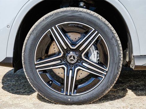 New 2025 Mercedes-Benz GLC 350e 4MATIC image 9