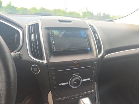 Used 2016 Ford Edge Titanium AWD/4WD image 18