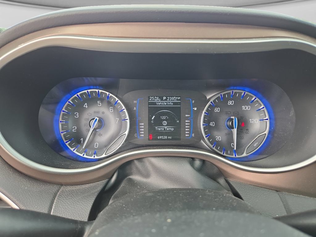 Used 2023 Chrysler Voyager LX FWD image 13