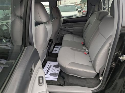 Used 2015 Toyota Tacoma 4x4 Double Cab w/ TRD Off-Road Package image 12