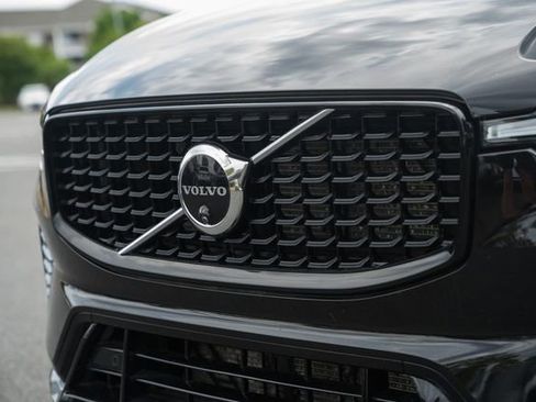 Certified 2025 Volvo XC60 B5 Plus w/ Climate Package AWD/4WD image 12
