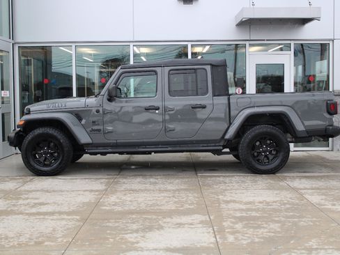 Certified 2021 Jeep Gladiator Sport image 4