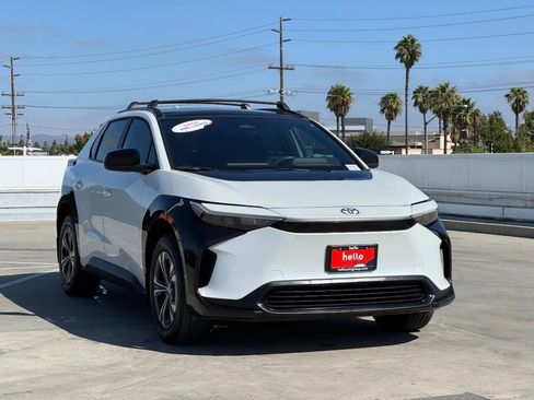 Used 2025 Toyota bZ4X AWD w/ Weather Package image 2